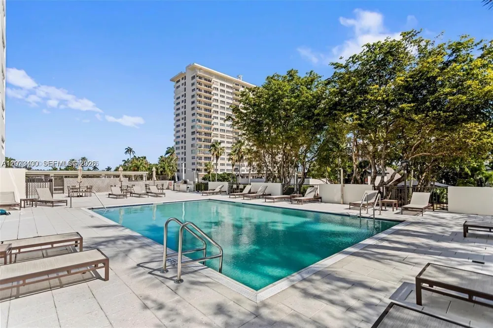 340 Sunset Dr #1210 Fort Lauderdale, FL 33301