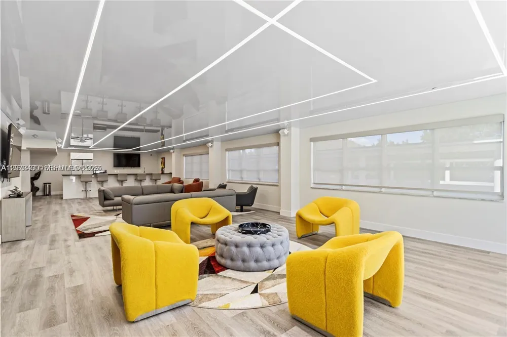 340 Sunset Dr #1210 Fort Lauderdale, FL 33301