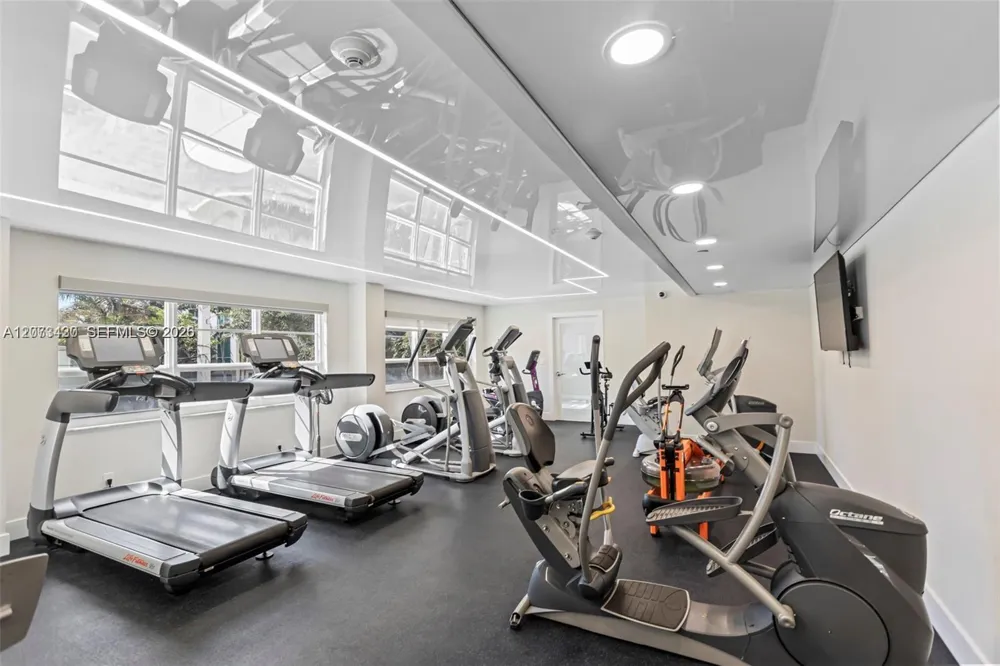 340 Sunset Dr #1210 Fort Lauderdale, FL 33301
