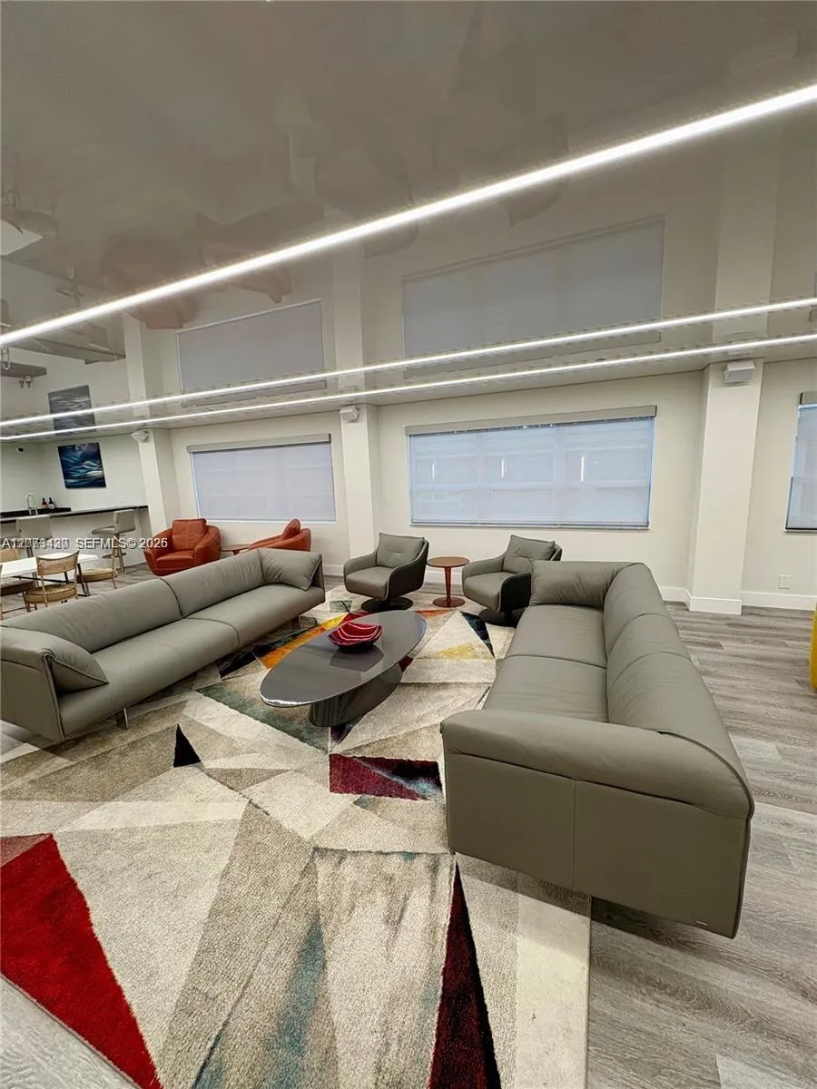 340 Sunset Dr #1210 Fort Lauderdale, FL 33301