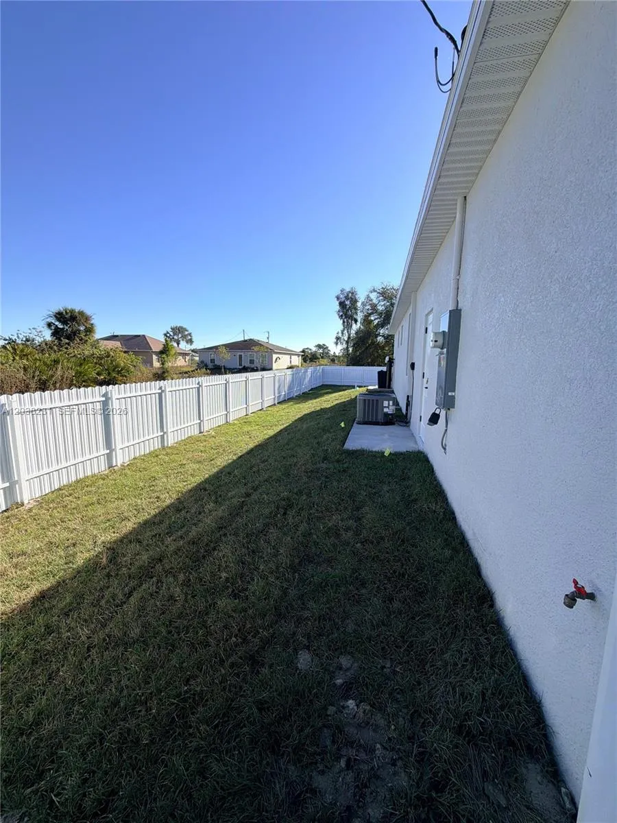1111 GUNBY AVE S #1111 Lehigh Acres, FL 33974