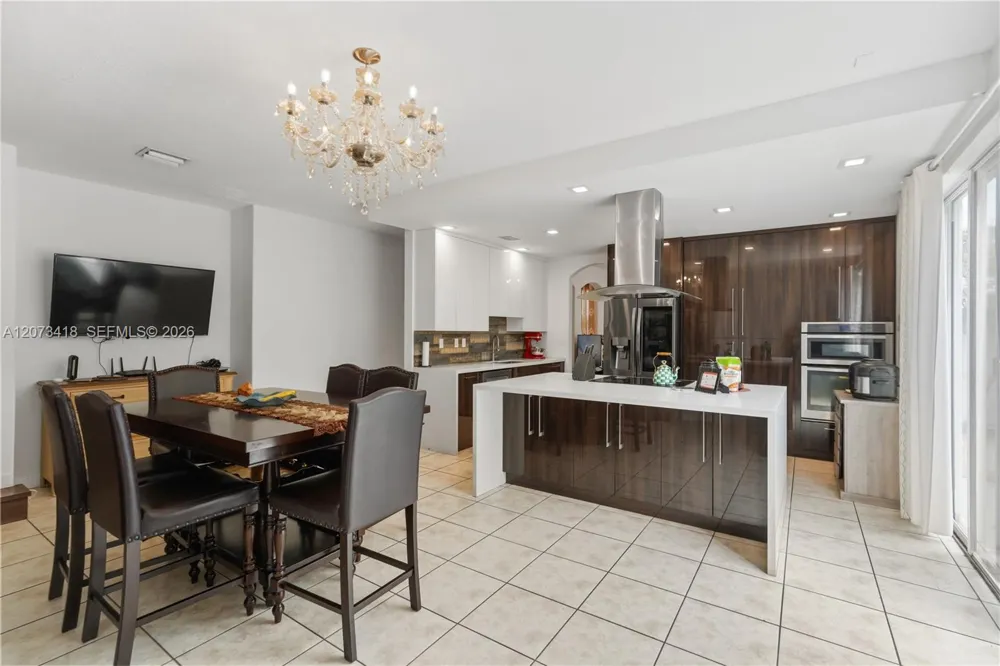 8741 NW 110th Ave Doral, FL 33178