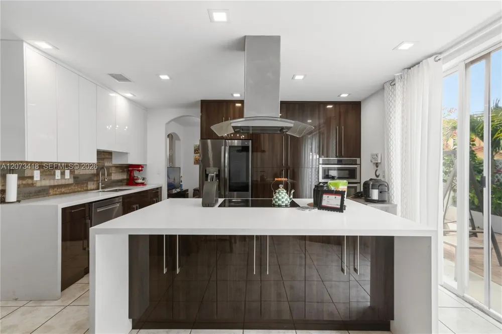 8741 NW 110th Ave Doral, FL 33178