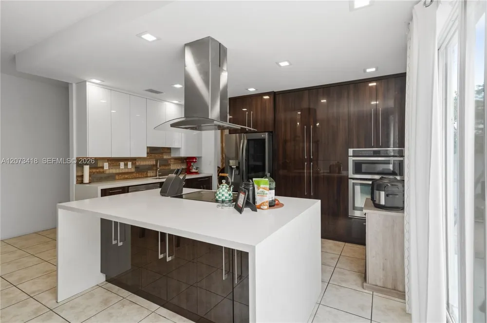 8741 NW 110th Ave Doral, FL 33178