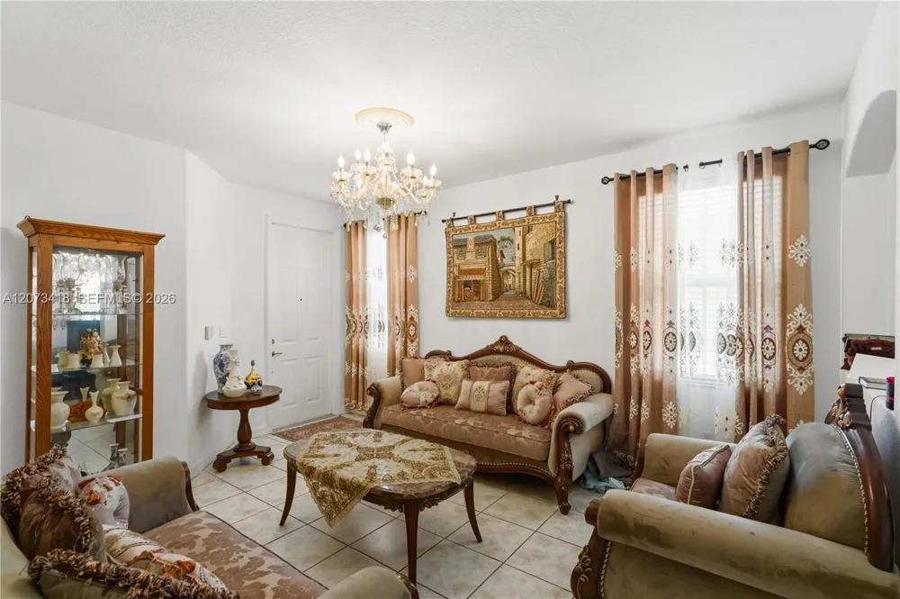 8741 NW 110th Ave Doral, FL 33178