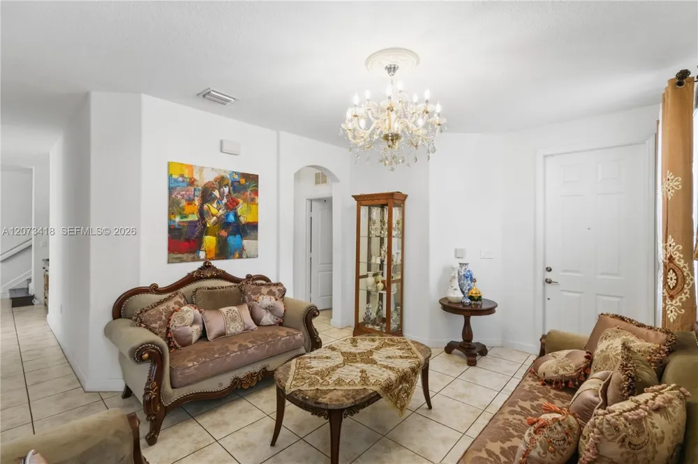 8741 NW 110th Ave Doral, FL 33178