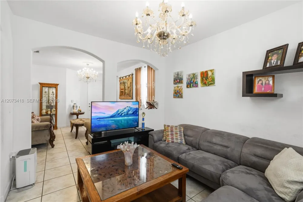 8741 NW 110th Ave Doral, FL 33178