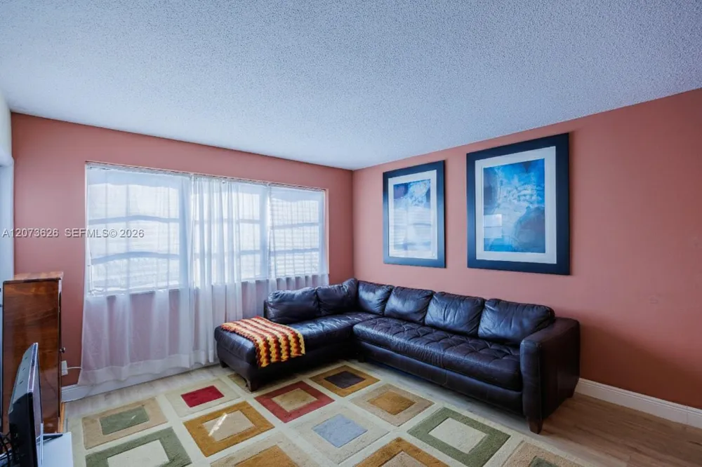 2300 Park Ln #203 Hollywood, FL 33021