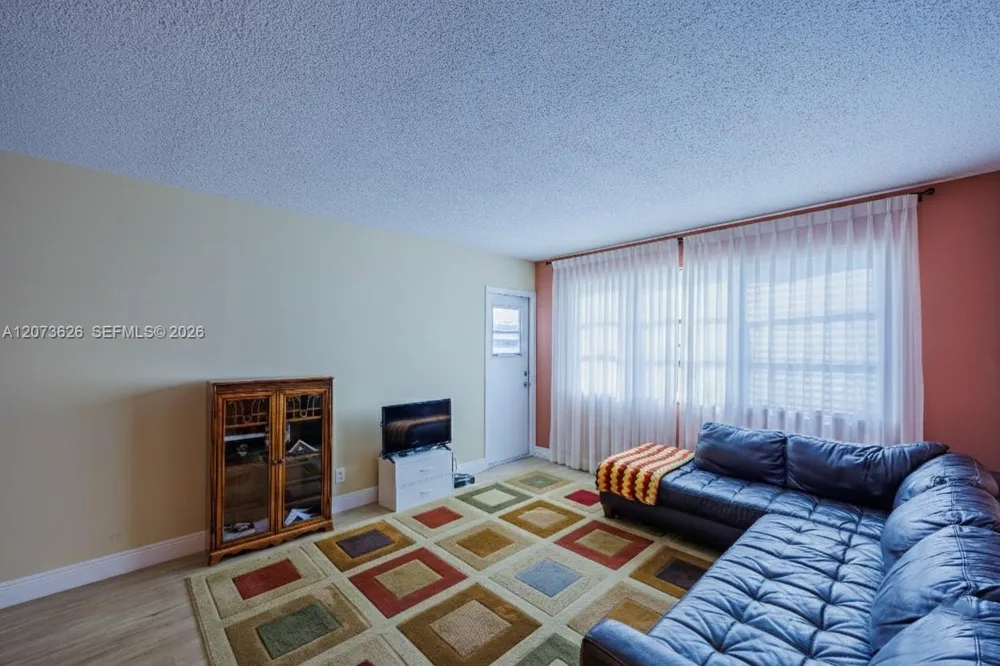 2300 Park Ln #203 Hollywood, FL 33021