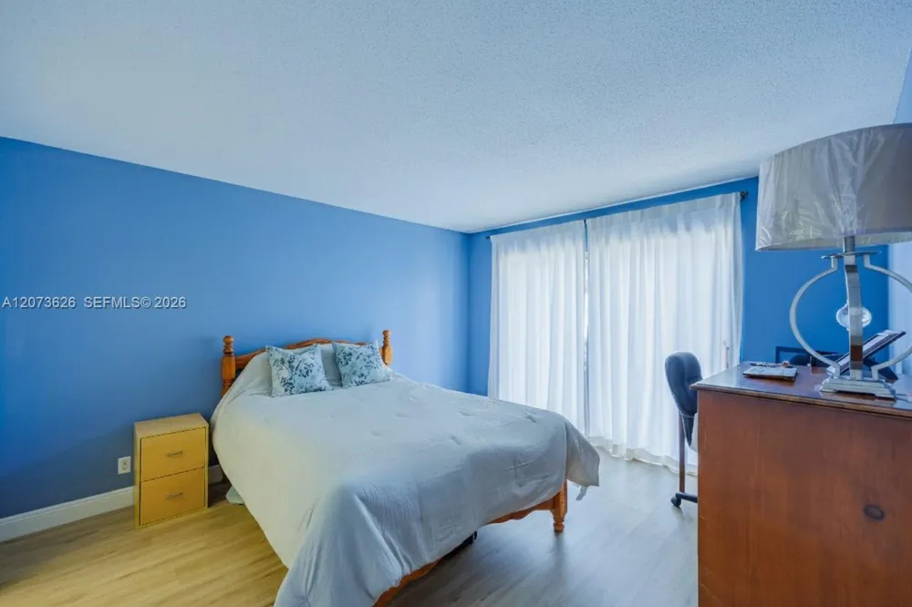 2300 Park Ln #203 Hollywood, FL 33021