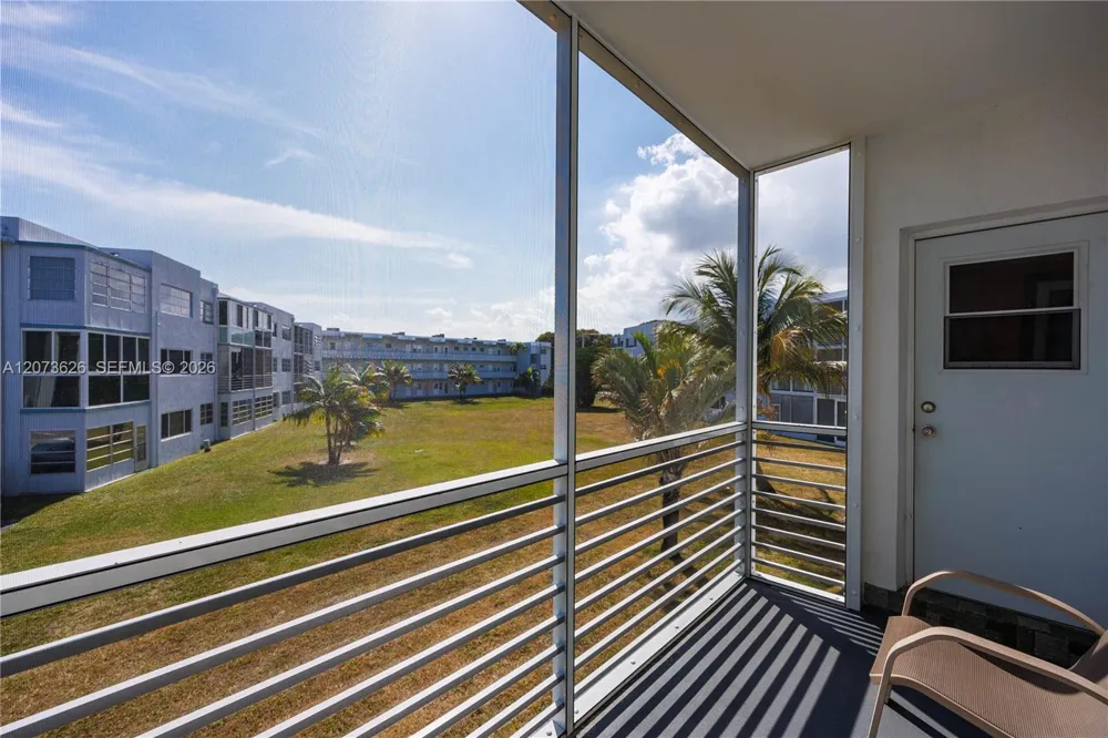 2300 Park Ln #203 Hollywood, FL 33021