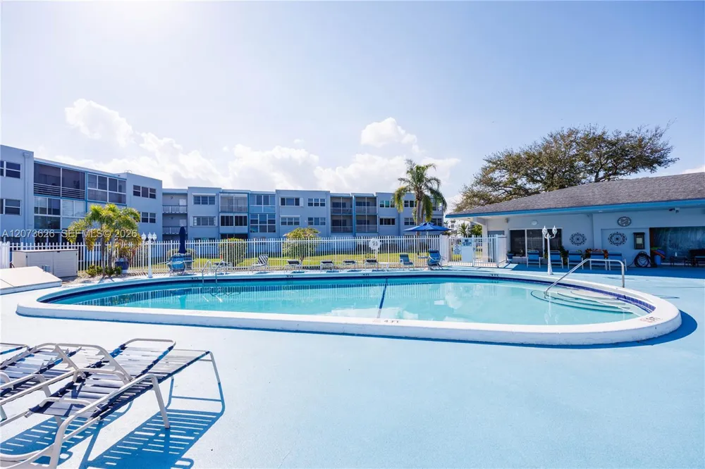 2300 Park Ln #203 Hollywood, FL 33021