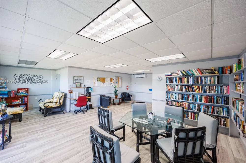 2300 Park Ln #203 Hollywood, FL 33021