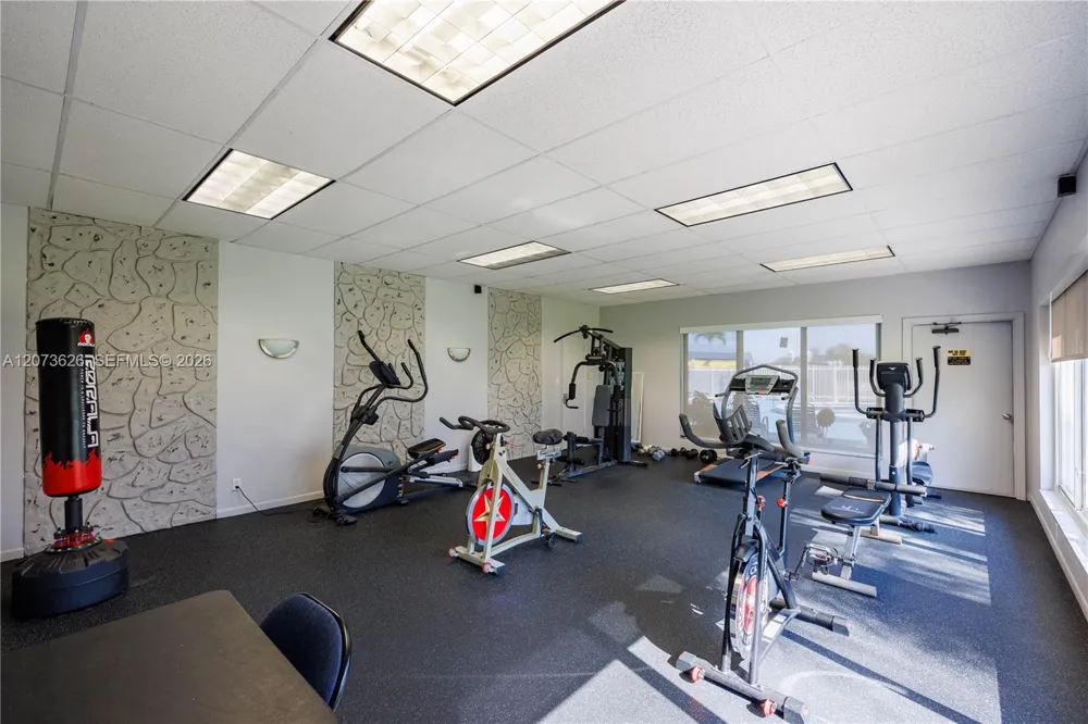 2300 Park Ln #203 Hollywood, FL 33021