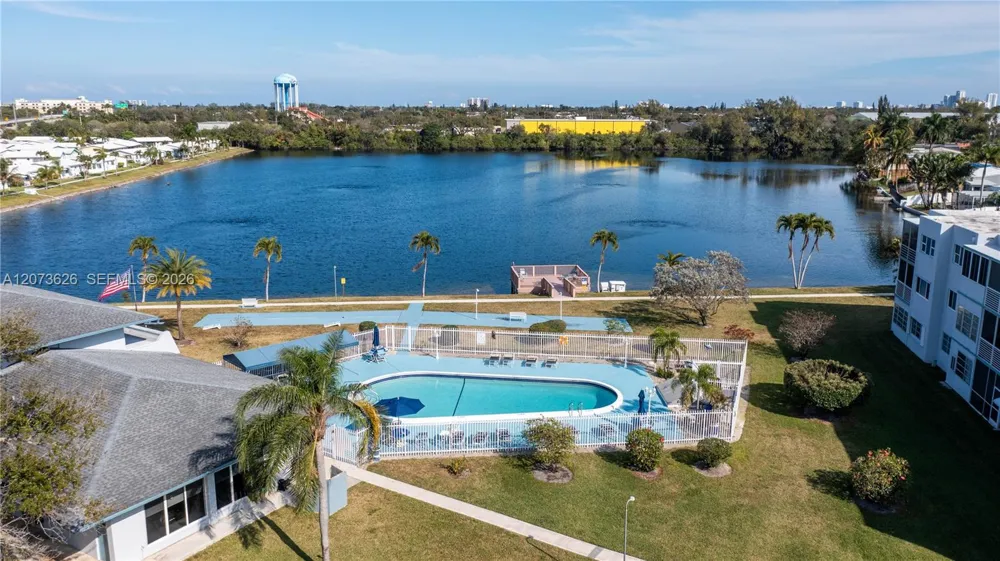 2300 Park Ln #203 Hollywood, FL 33021