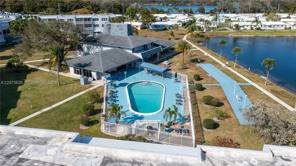 2300 Park Ln #203 Hollywood, FL 33021