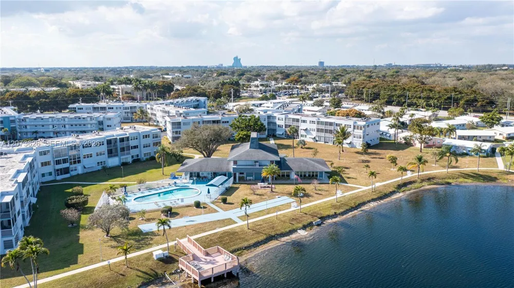 2300 Park Ln #203 Hollywood, FL 33021