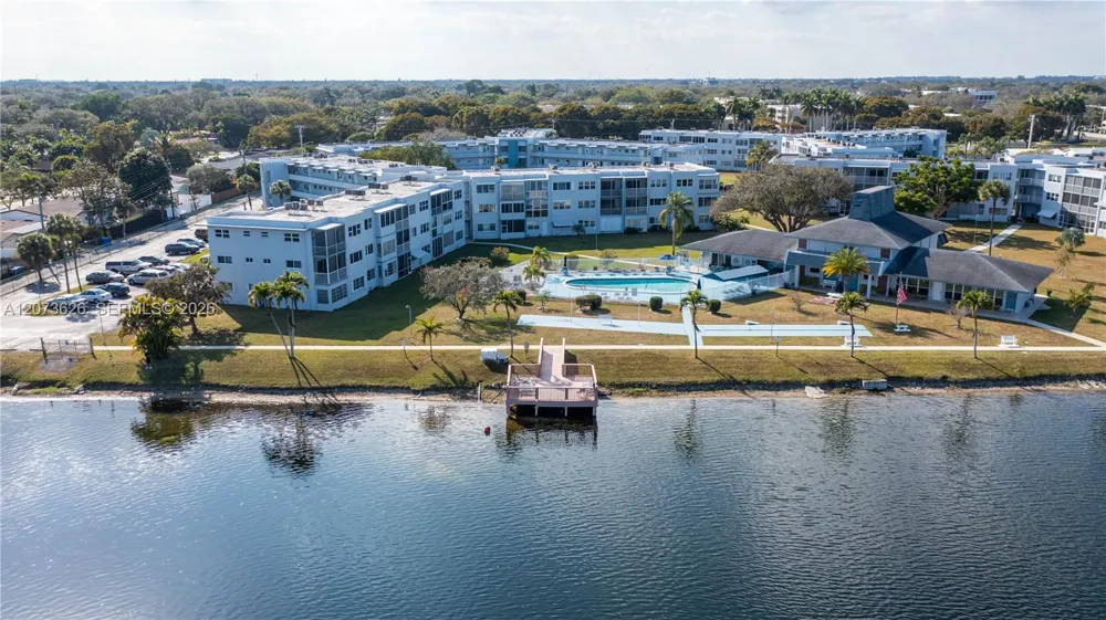 2300 Park Ln #203 Hollywood, FL 33021