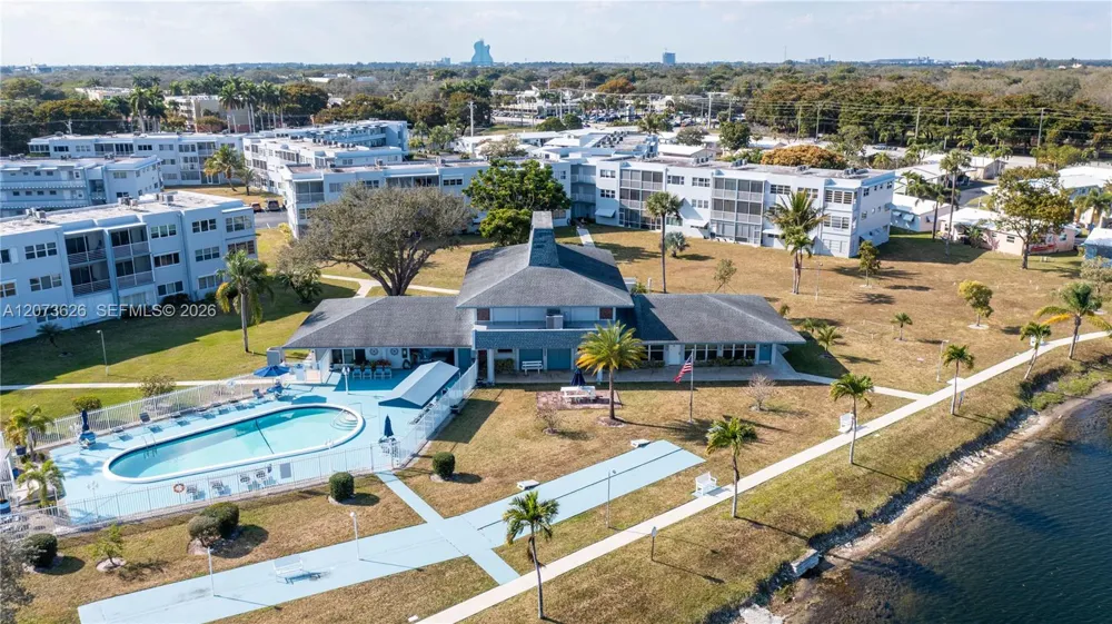 2300 Park Ln #203 Hollywood, FL 33021