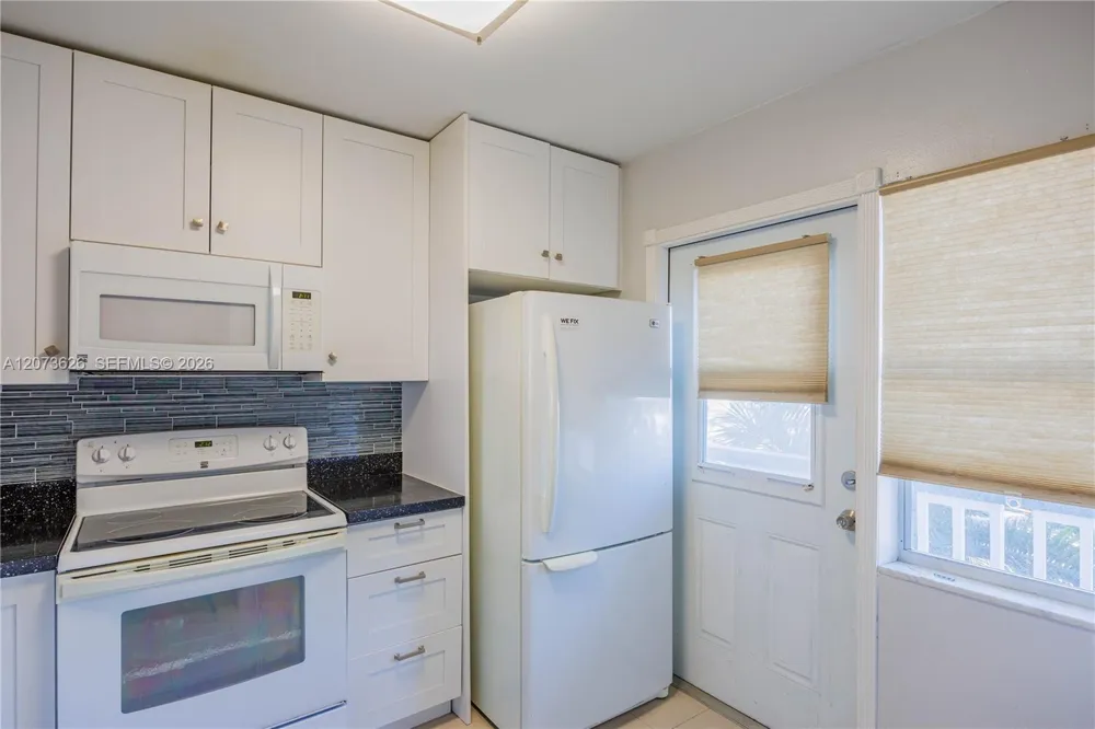 2300 Park Ln #203 Hollywood, FL 33021