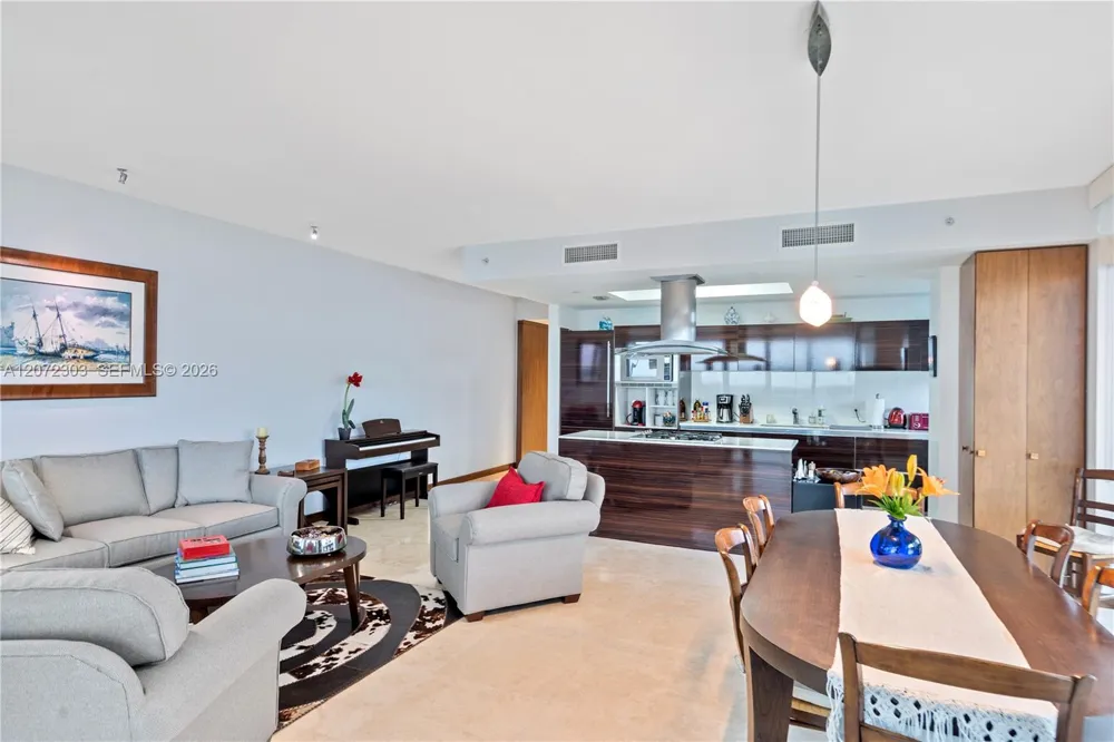 3737 Collins Ave #S-701 Miami Beach, FL 33140