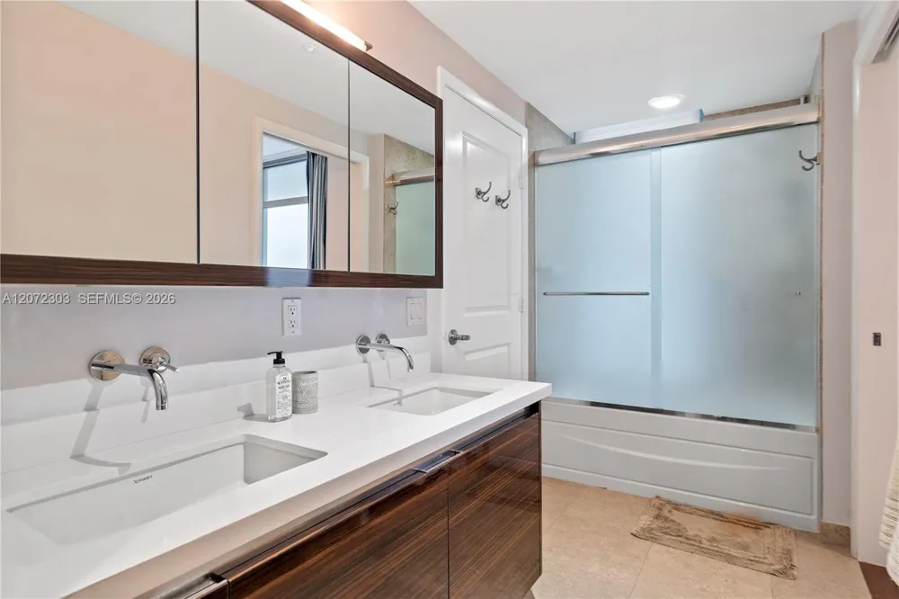 3737 Collins Ave #S-701 Miami Beach, FL 33140