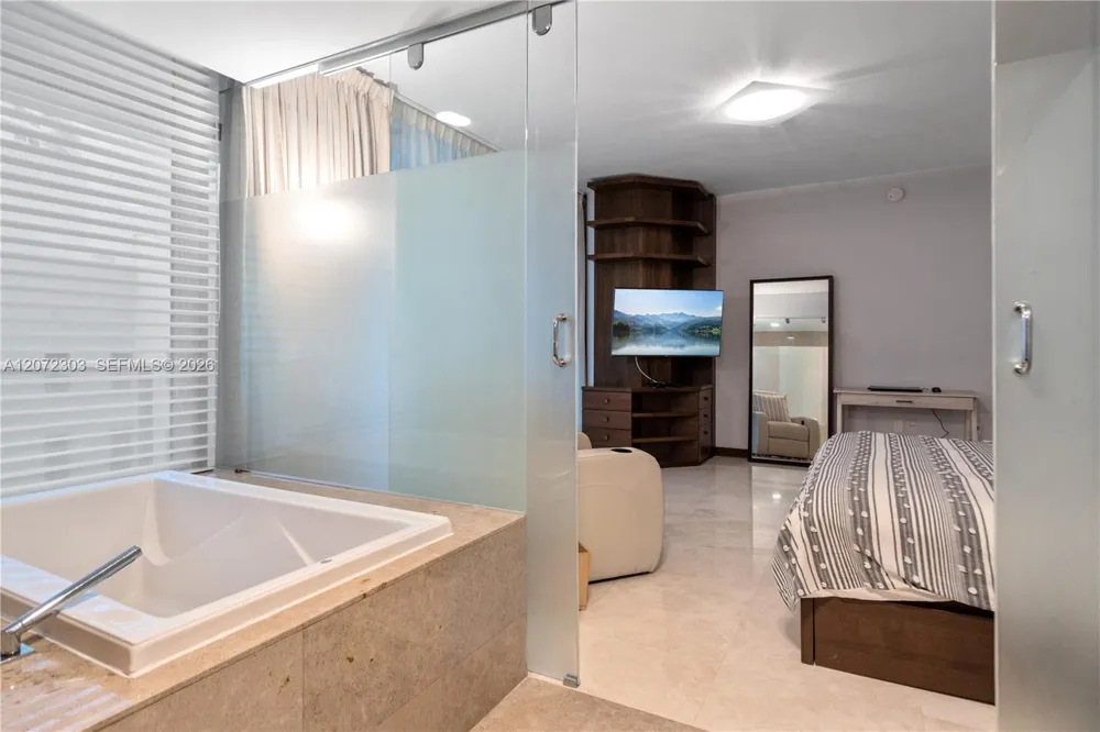 3737 Collins Ave #S-701 Miami Beach, FL 33140