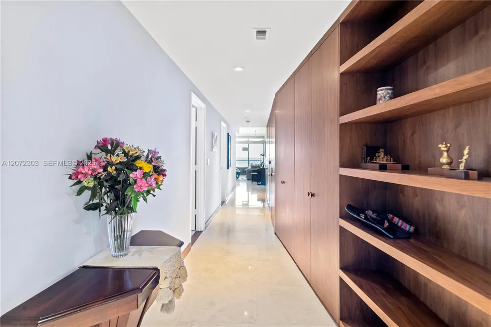 3737 Collins Ave #S-701 Miami Beach, FL 33140