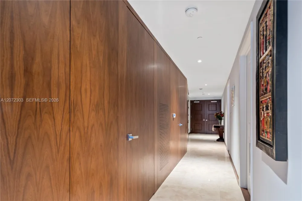 3737 Collins Ave #S-701 Miami Beach, FL 33140