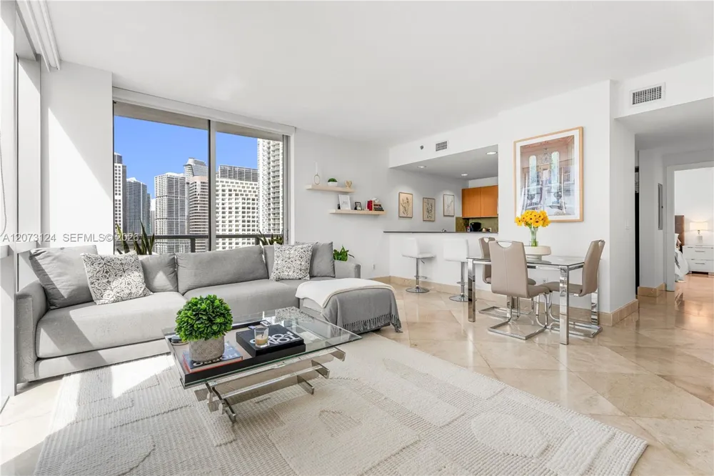 1060 Brickell Ave #2117 Miami, FL 33131