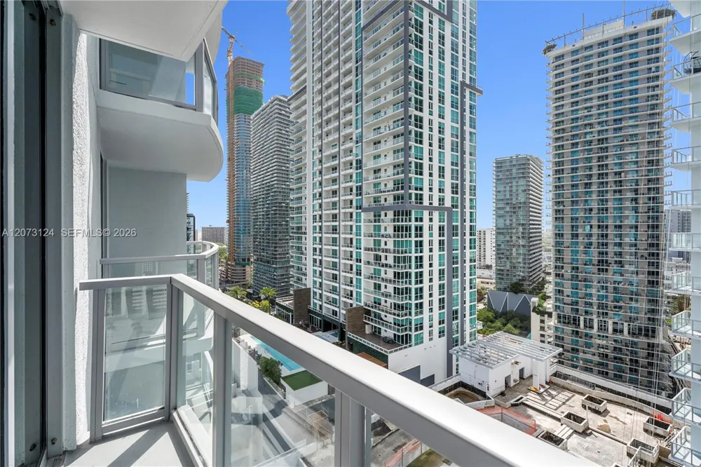 1060 Brickell Ave #2117 Miami, FL 33131