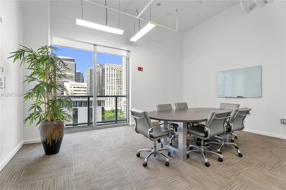 1060 Brickell Ave #2117 Miami, FL 33131