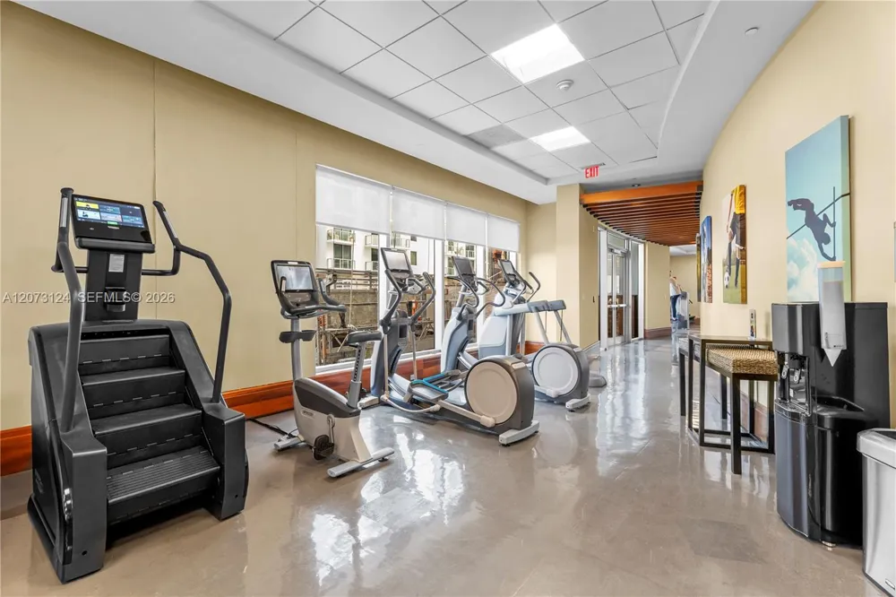 1060 Brickell Ave #2117 Miami, FL 33131