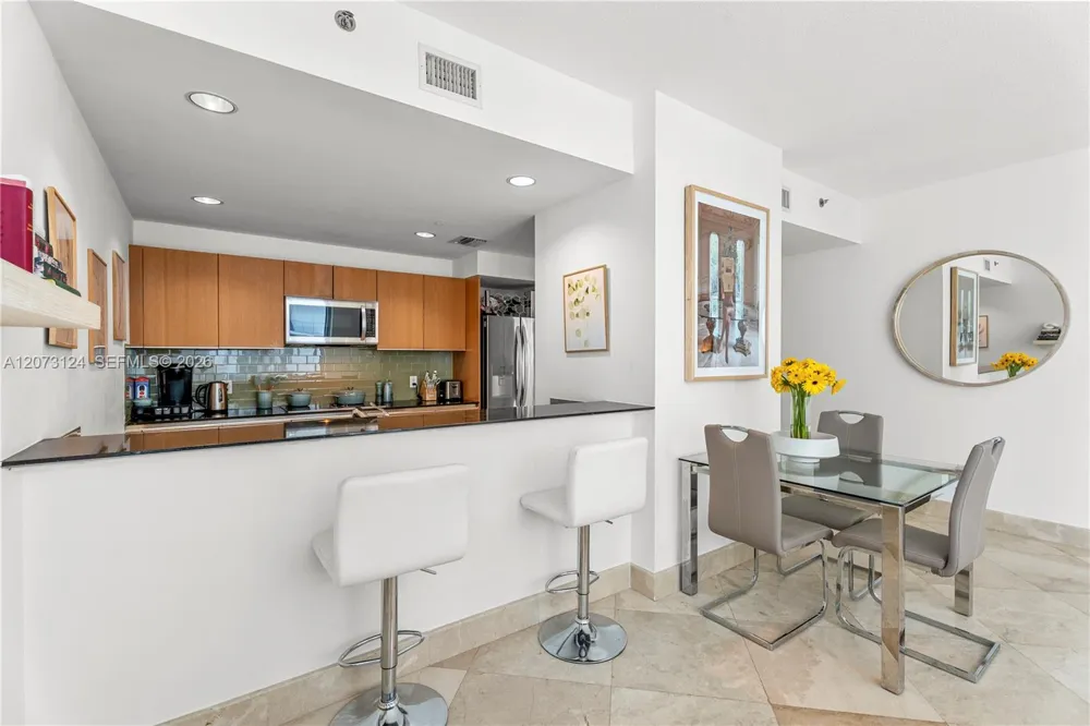 1060 Brickell Ave #2117 Miami, FL 33131
