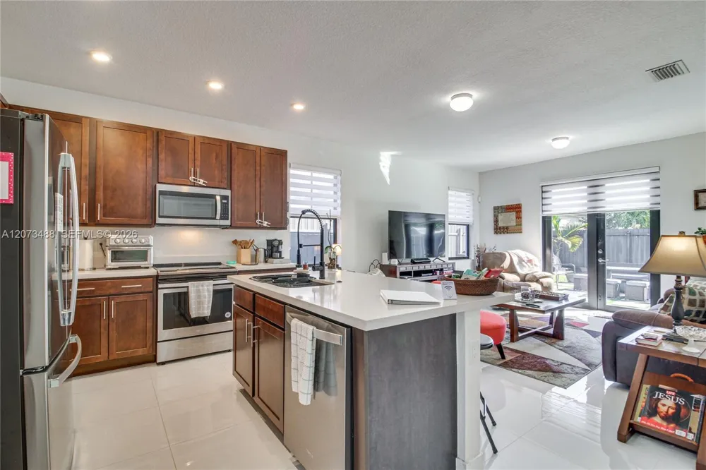 3751 SW 97th Ave Miami, FL 33165