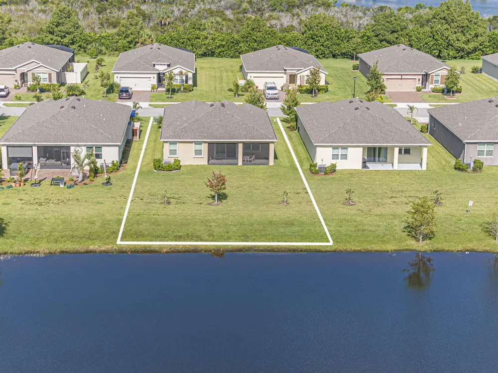 2155 CROWNED EAGLE CIRCLE SW Vero Beach, FL 32962