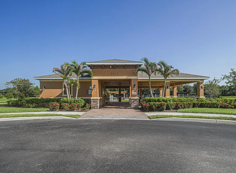 2155 CROWNED EAGLE CIRCLE SW Vero Beach, FL 32962