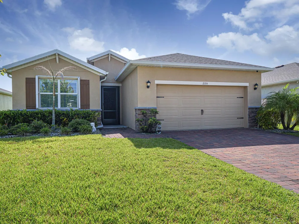 2155 CROWNED EAGLE CIRCLE SW Vero Beach, FL 32962