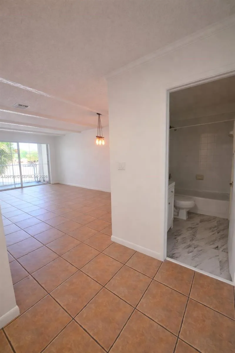 15761 SW 137 ave #202 Miami, FL 33177