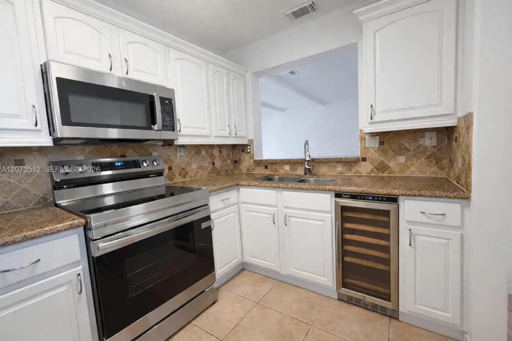 15761 SW 137 ave #202 Miami, FL 33177