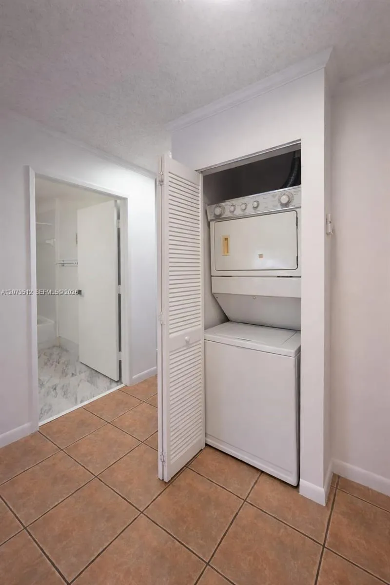 15761 SW 137 ave #202 Miami, FL 33177