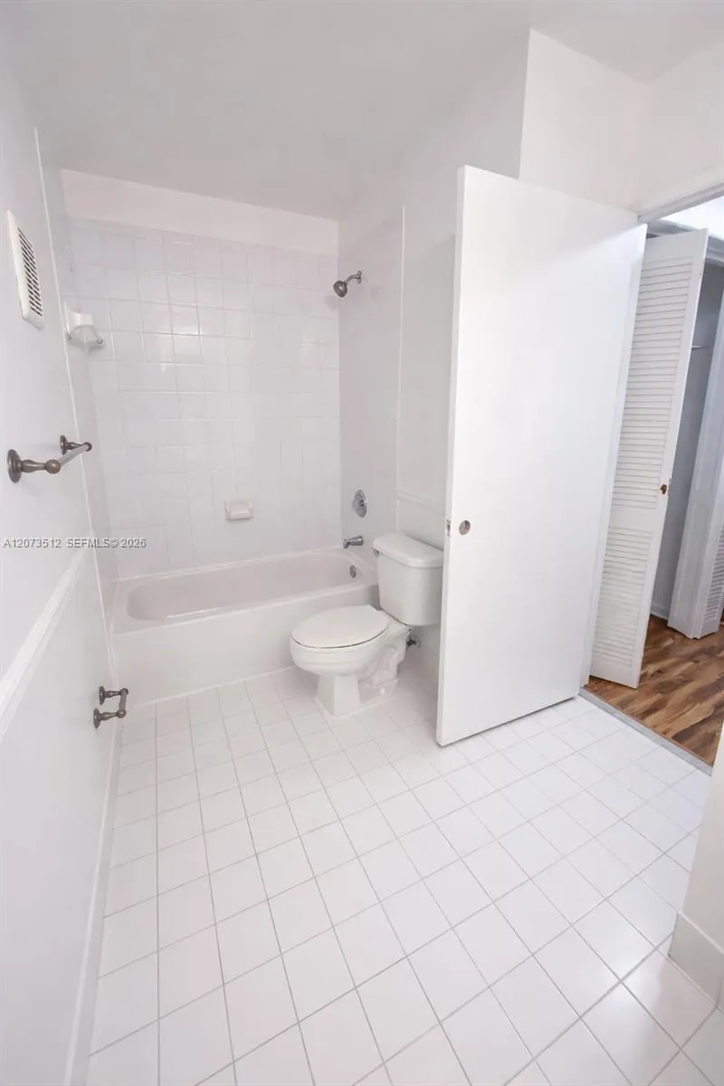 15761 SW 137 ave #202 Miami, FL 33177