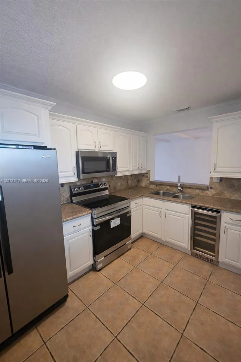 15761 SW 137 ave #202 Miami, FL 33177