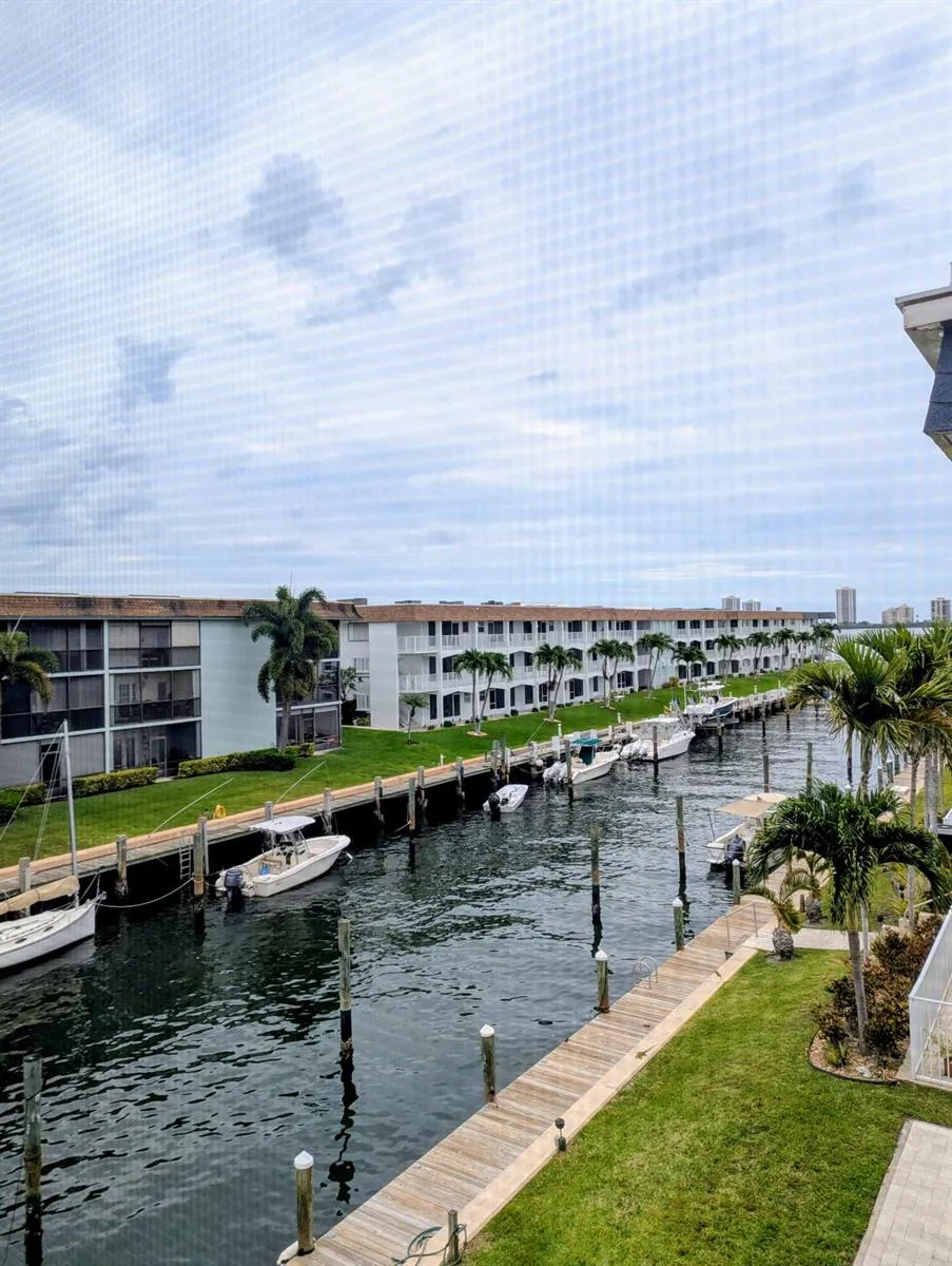 131 Doolen Court #303 North Palm Beach, FL 33408