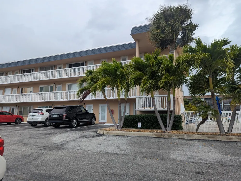 131 Doolen Court #303 North Palm Beach, FL 33408