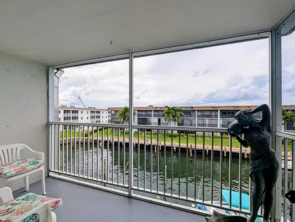 131 Doolen Court #303 North Palm Beach, FL 33408