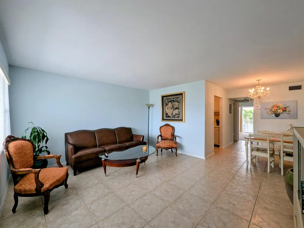 131 Doolen Court #303 North Palm Beach, FL 33408