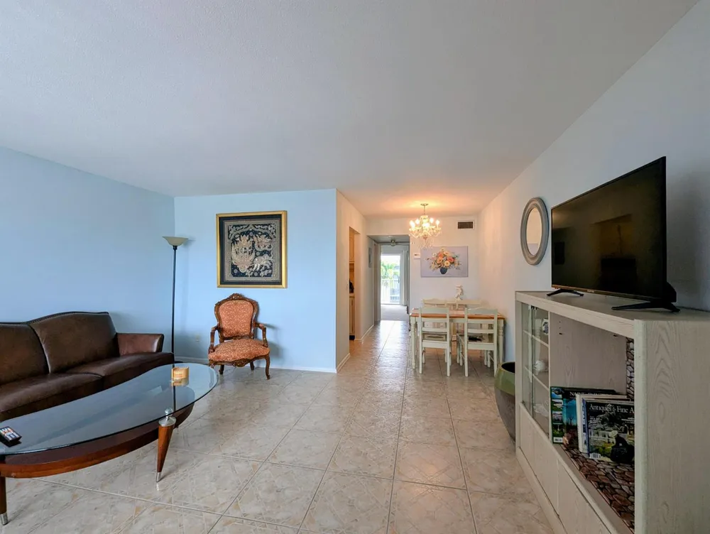 131 Doolen Court #303 North Palm Beach, FL 33408