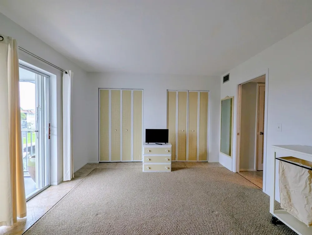 131 Doolen Court #303 North Palm Beach, FL 33408
