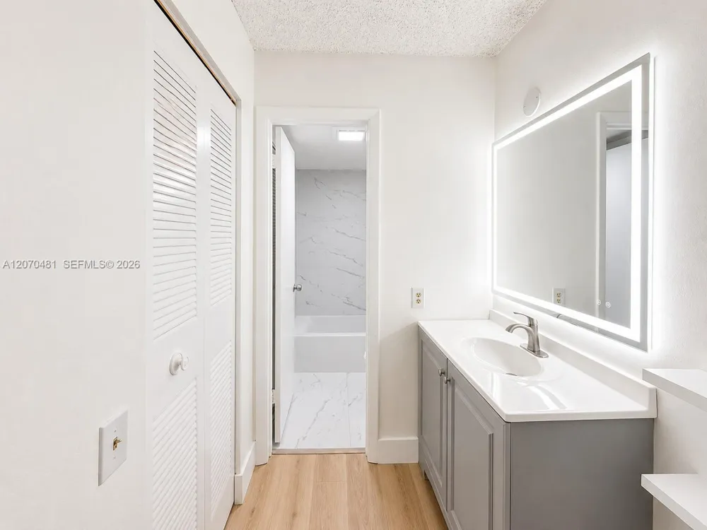 9101 Lime Bay Blvd #315 Tamarac, FL 33321